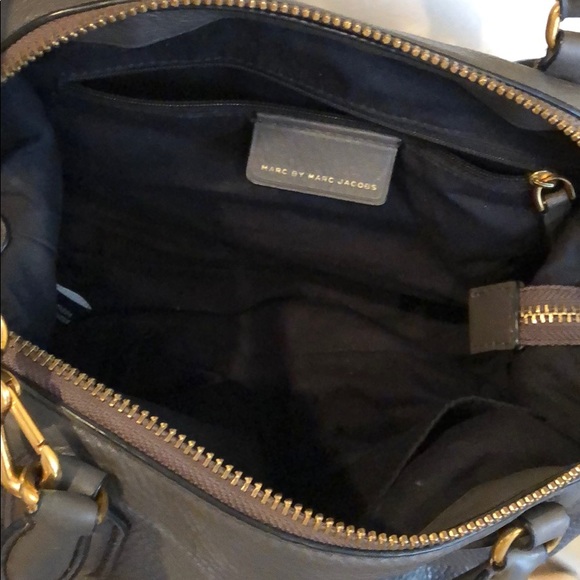 VGUC New Q Small Legend Bag in Faded Aluminum - Picture 5 of 8